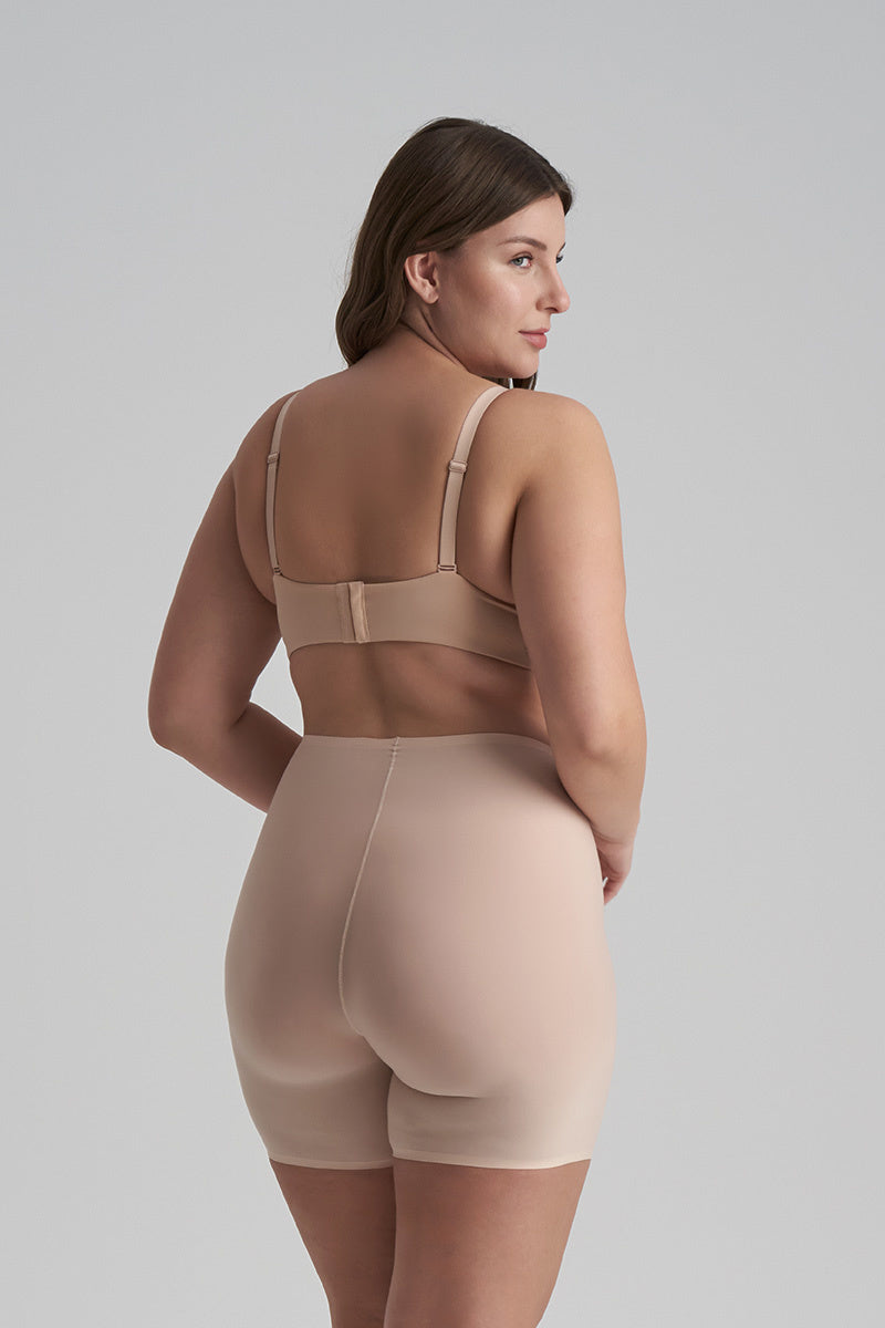 ByeBra Lengvos kompresijos besiūliai šortukai UNI STRETCH MID WAIST SHORT BEIGE