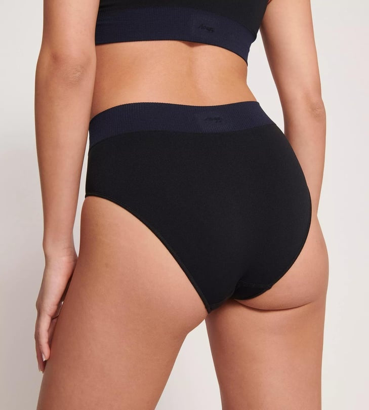 Sloggi Kelnaitės aukštintu juosmeniu su alavijo mikrokapsulėmis EVER INFUSED ALOE HIGH WAIST BLACK