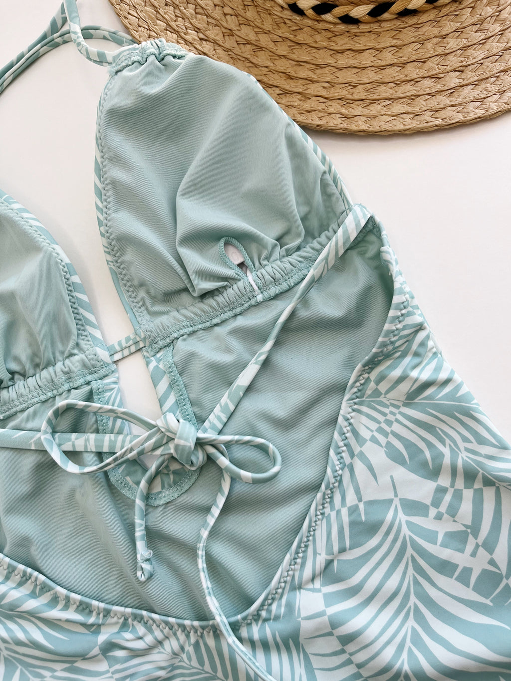 MrMiss Vientisas maudymosi kostiumėlis WAVES FLORAL AQUA