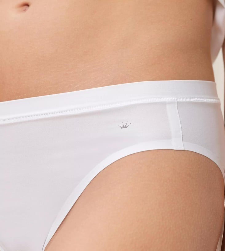 Triumph Klasikinių 2 vnt. kelnaičių rinkinys SMART MICRO TAI EX 2P WHITE